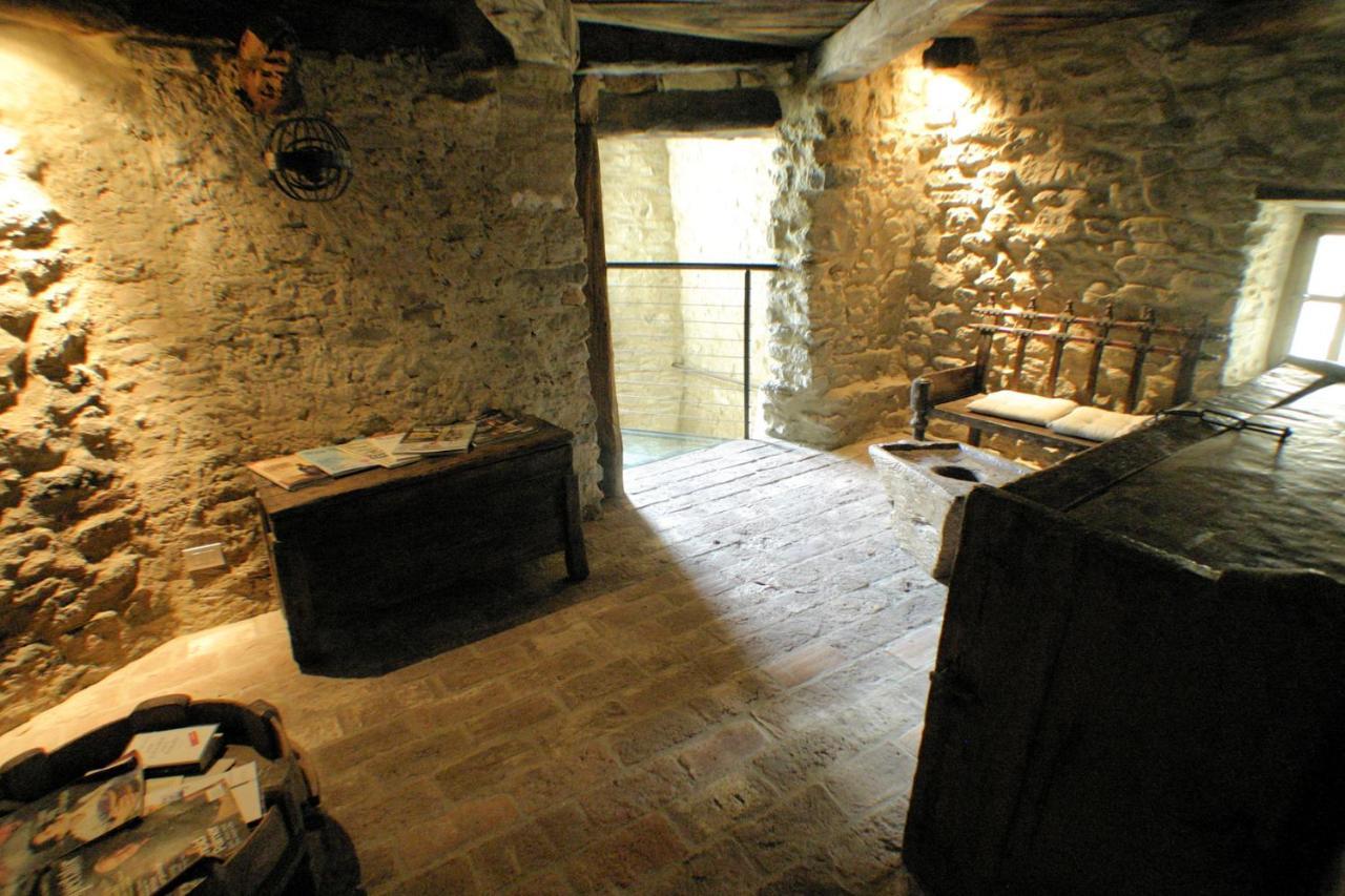 Le Case Della Saracca Monforte dʼAlba Exterior foto